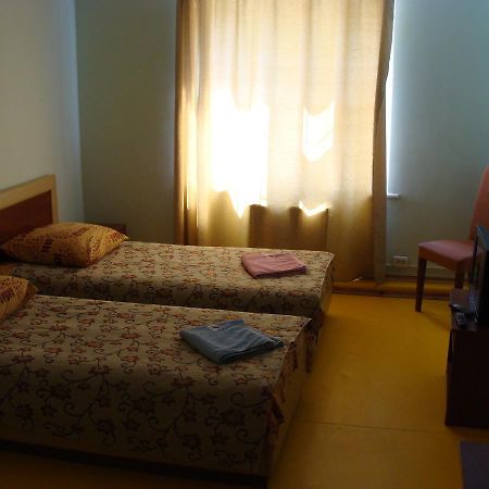 Adel Hotel Киев Екстериор снимка